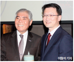 에디터 사진